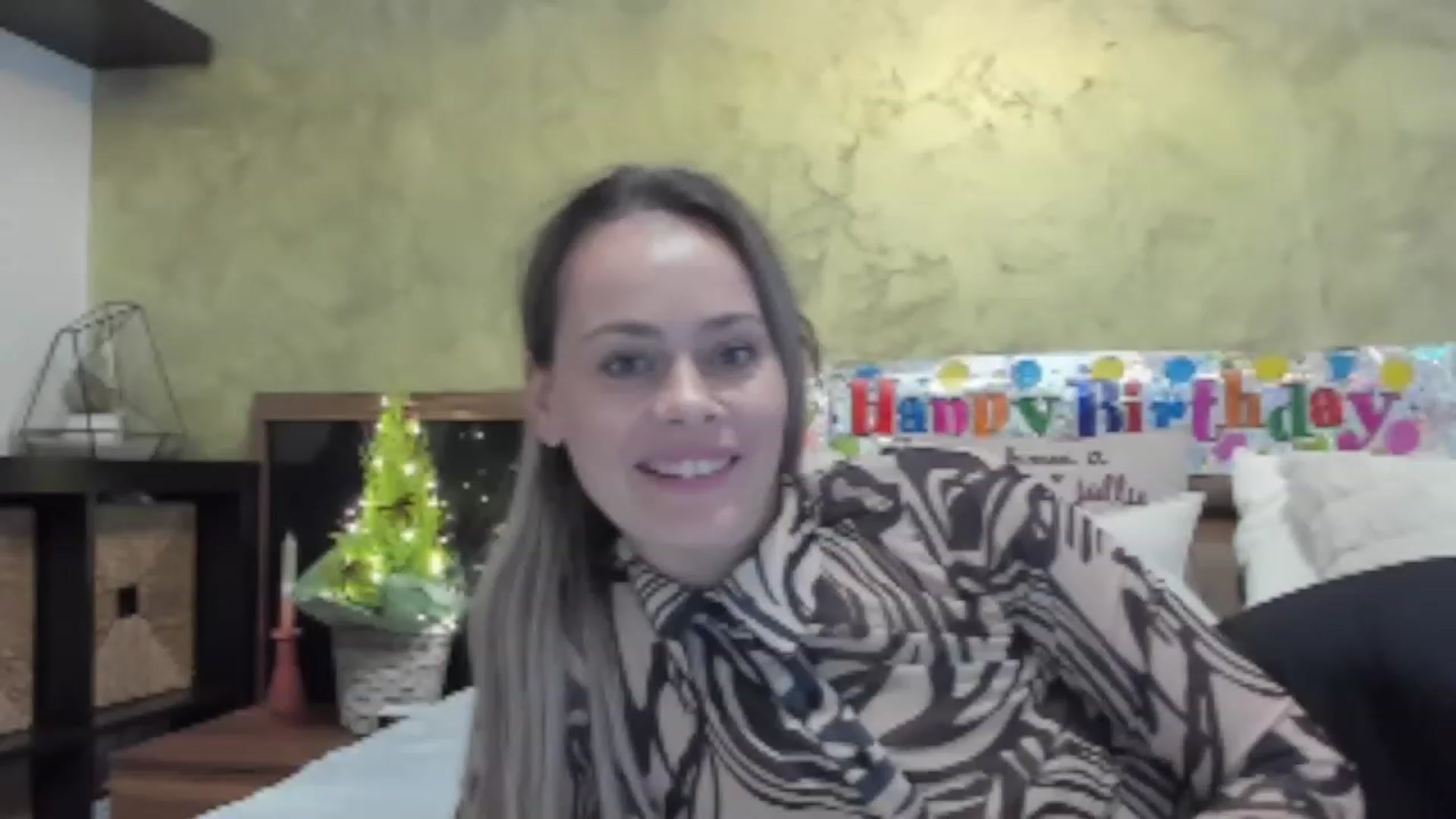 Gallery image thumbnail from DebraPaige's myfreecams stream on, 12/06/2022, 10:00 image 12 of 20