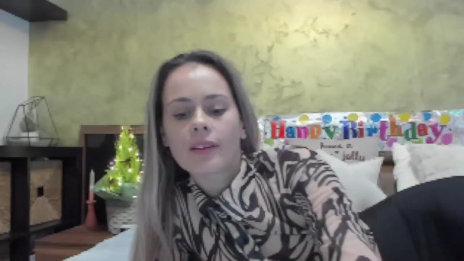 Gallery image thumbnail from DebraPaige's myfreecams stream on, 12/06/2022, 10:00 image 13 of 20