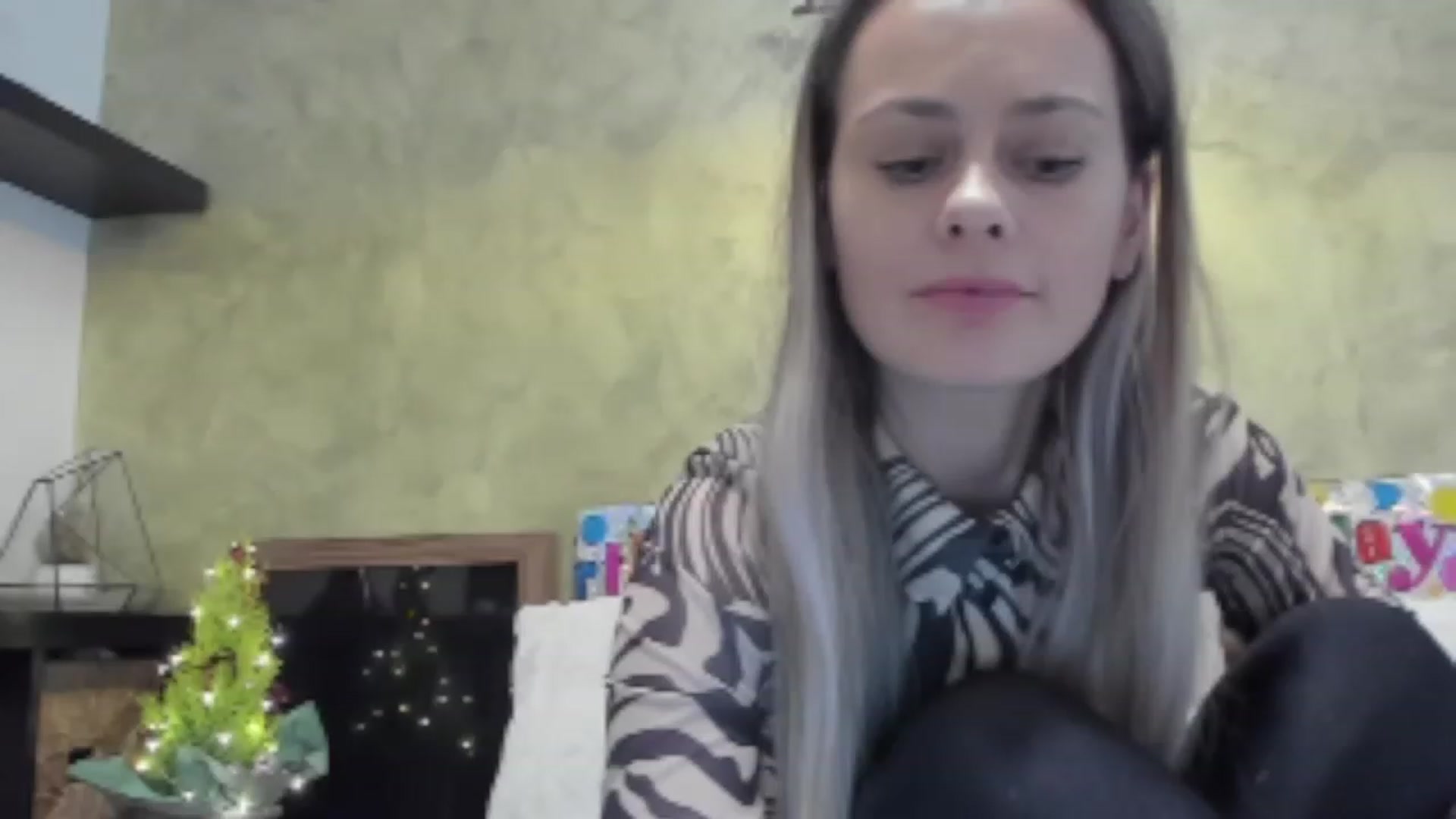 Gallery image thumbnail from DebraPaige's myfreecams stream on, 12/06/2022, 11:19 image 12 of 20