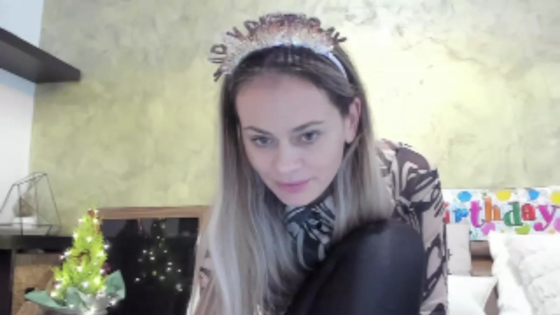 Gallery image thumbnail from DebraPaige's myfreecams stream on, 12/06/2022, 11:19 image 10 of 20