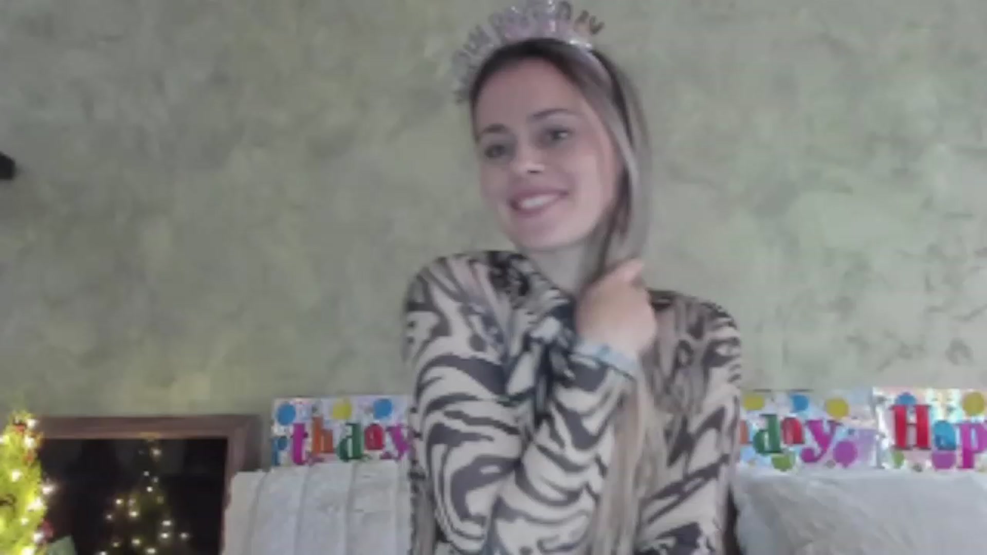 Gallery image thumbnail from DebraPaige's myfreecams stream on, 12/06/2022, 11:19 image 19 of 20