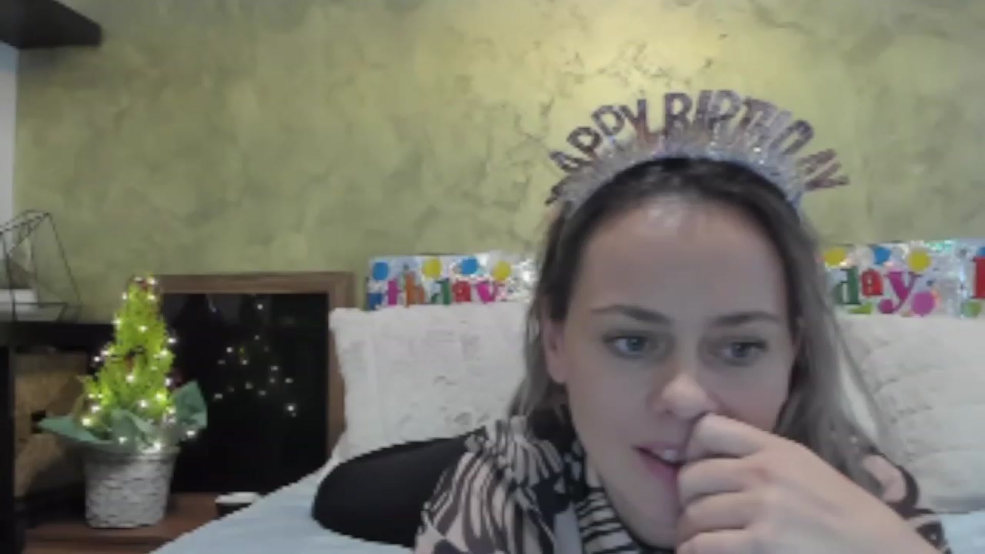 Gallery image thumbnail from DebraPaige's myfreecams stream on, 12/06/2022, 11:19 image 4 of 20