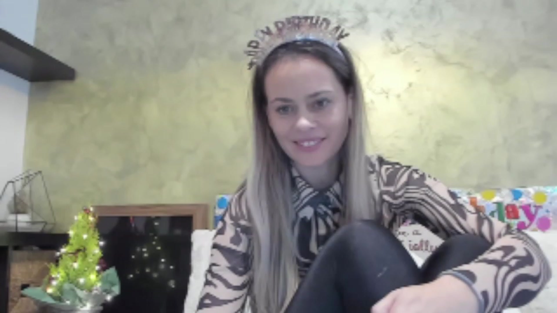 Gallery image thumbnail from DebraPaige's myfreecams stream on, 12/06/2022, 11:19 image 7 of 20
