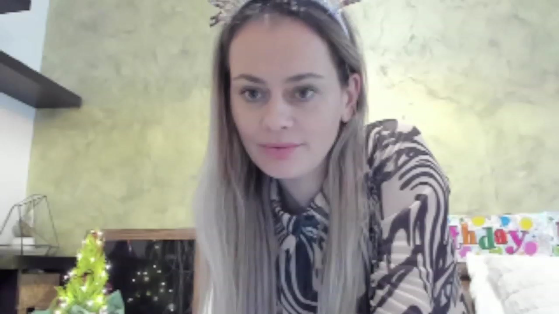 Gallery image thumbnail from DebraPaige's myfreecams stream on, 12/06/2022, 11:19 image 3 of 20