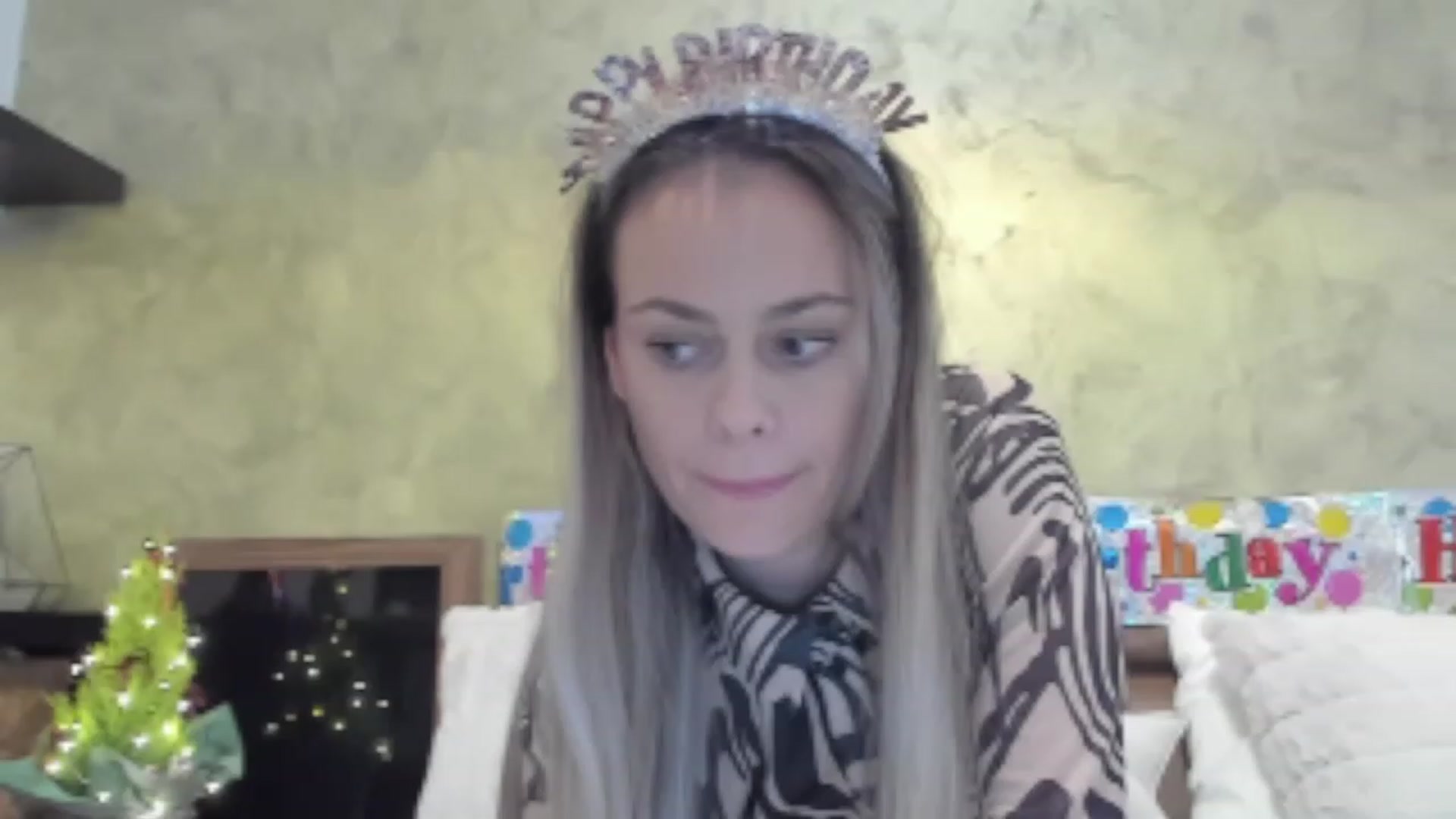 Gallery image thumbnail from DebraPaige's myfreecams stream on, 12/06/2022, 11:19 image 9 of 20