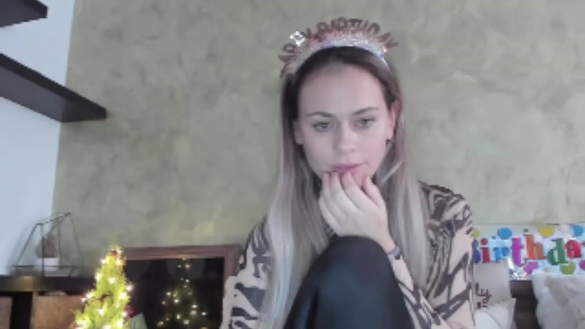 Gallery image thumbnail from DebraPaige's myfreecams stream on, 12/06/2022, 11:19 image 17 of 20