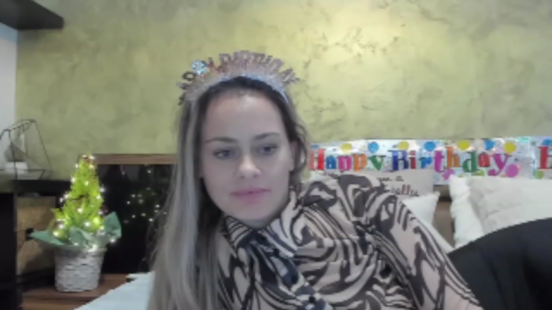 Gallery image thumbnail from DebraPaige's myfreecams stream on, 12/06/2022, 11:19 image 1 of 20