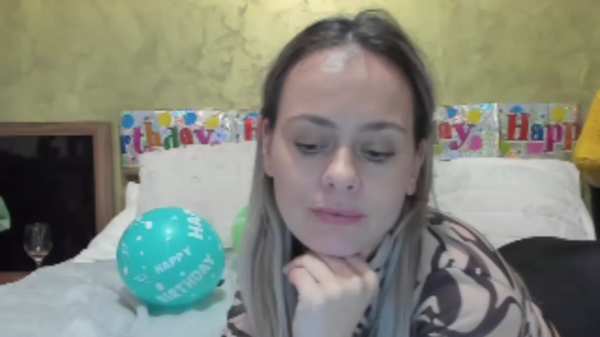 Gallery image thumbnail from DebraPaige's myfreecams stream on, 12/06/2022, 13:23 image 1 of 20