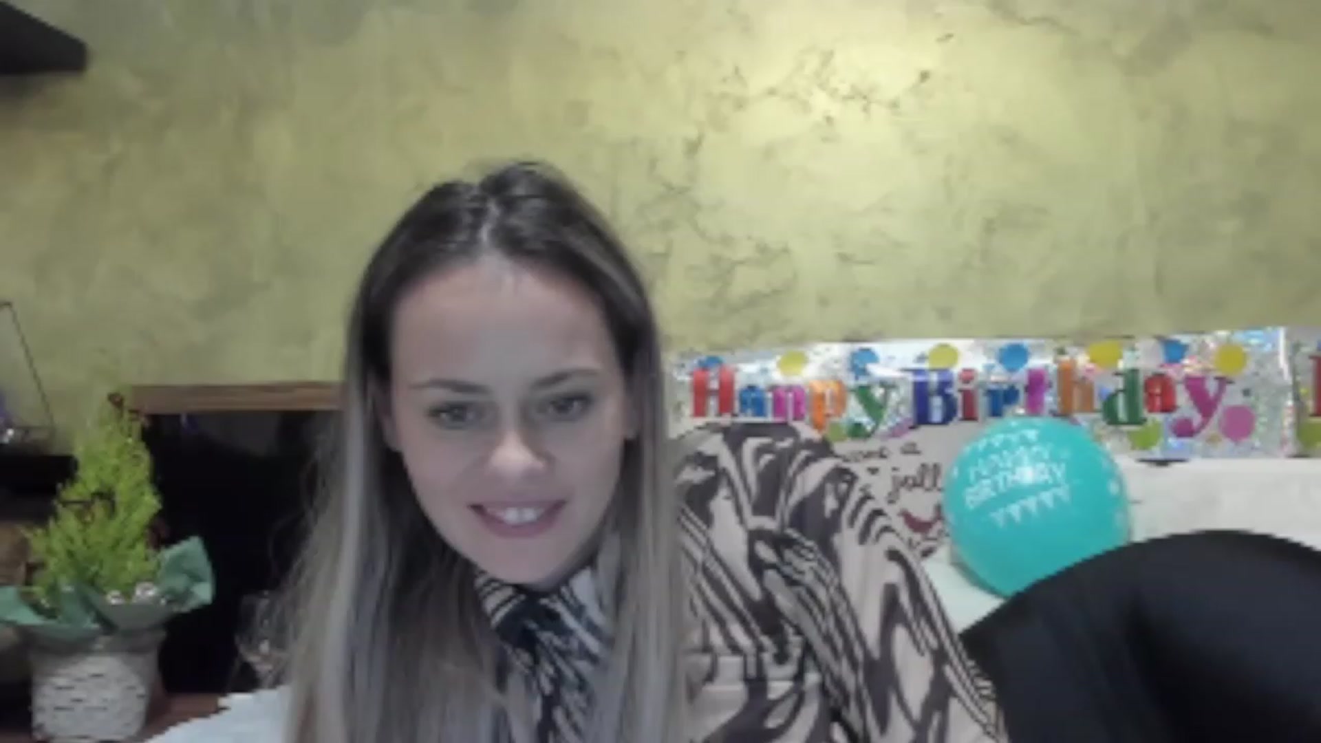 Gallery image thumbnail from DebraPaige's myfreecams stream on, 12/06/2022, 13:23 image 15 of 20