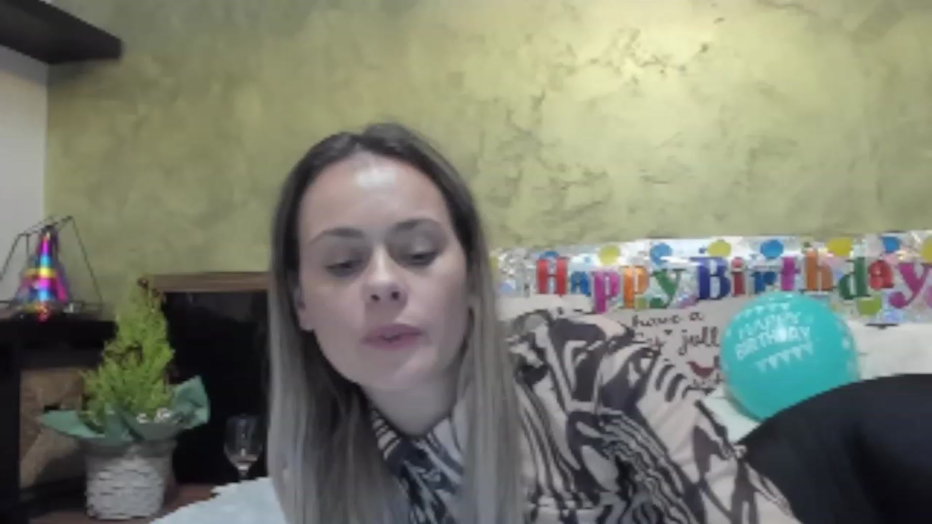 Gallery image thumbnail from DebraPaige's myfreecams stream on, 12/06/2022, 13:23 image 17 of 20