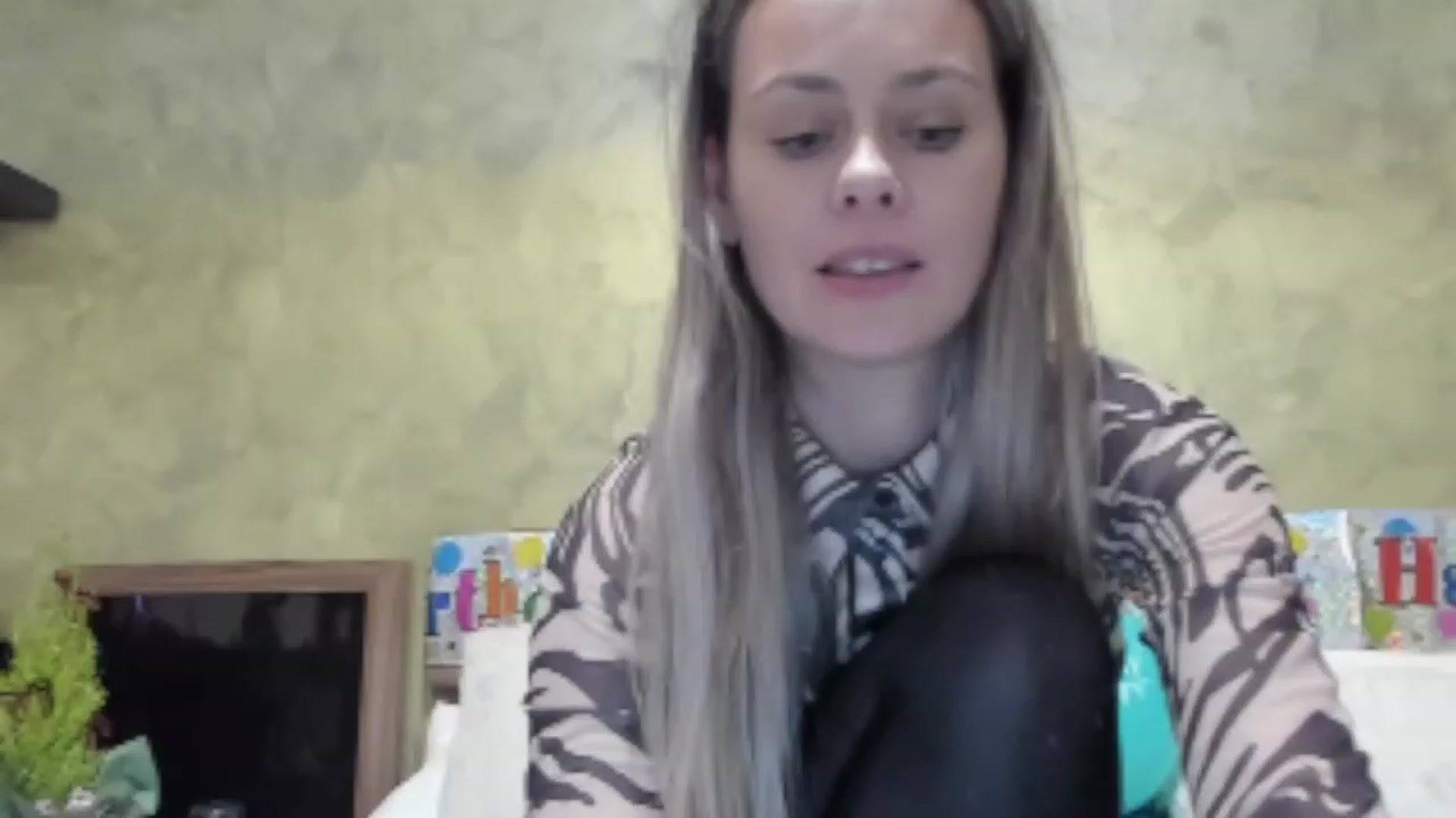 Gallery image thumbnail from DebraPaige's myfreecams stream on, 12/06/2022, 13:23 image 7 of 20