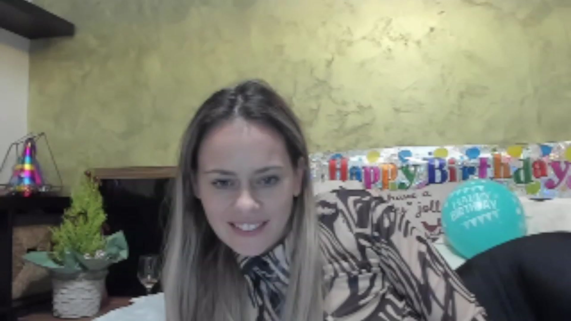 Gallery image thumbnail from DebraPaige's myfreecams stream on, 12/06/2022, 13:23 image 20 of 20