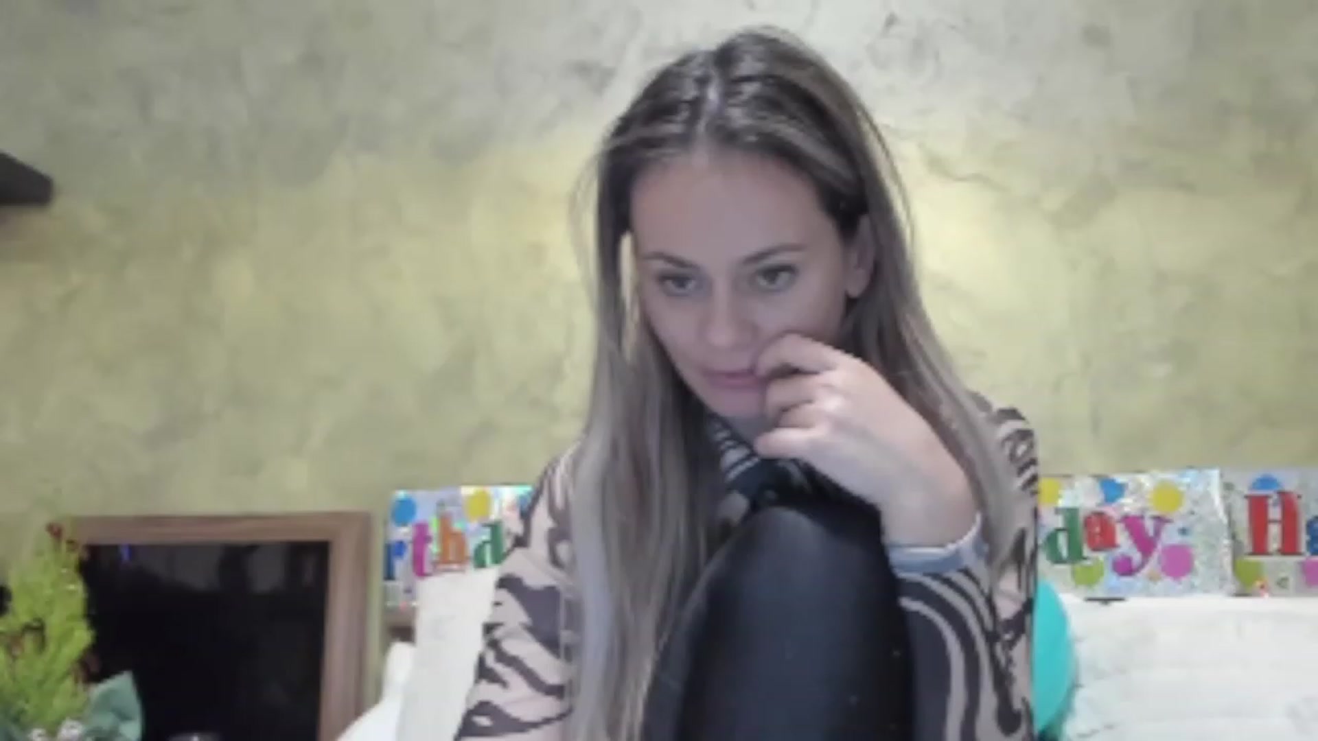 Gallery image thumbnail from DebraPaige's myfreecams stream on, 12/06/2022, 13:23 image 8 of 20