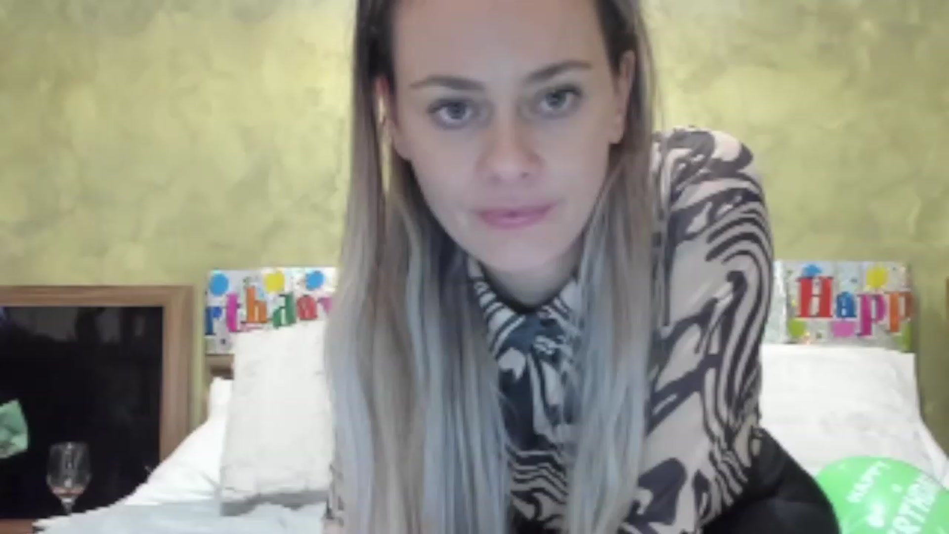 Gallery image thumbnail from DebraPaige's myfreecams stream on, 12/06/2022, 13:23 image 4 of 20