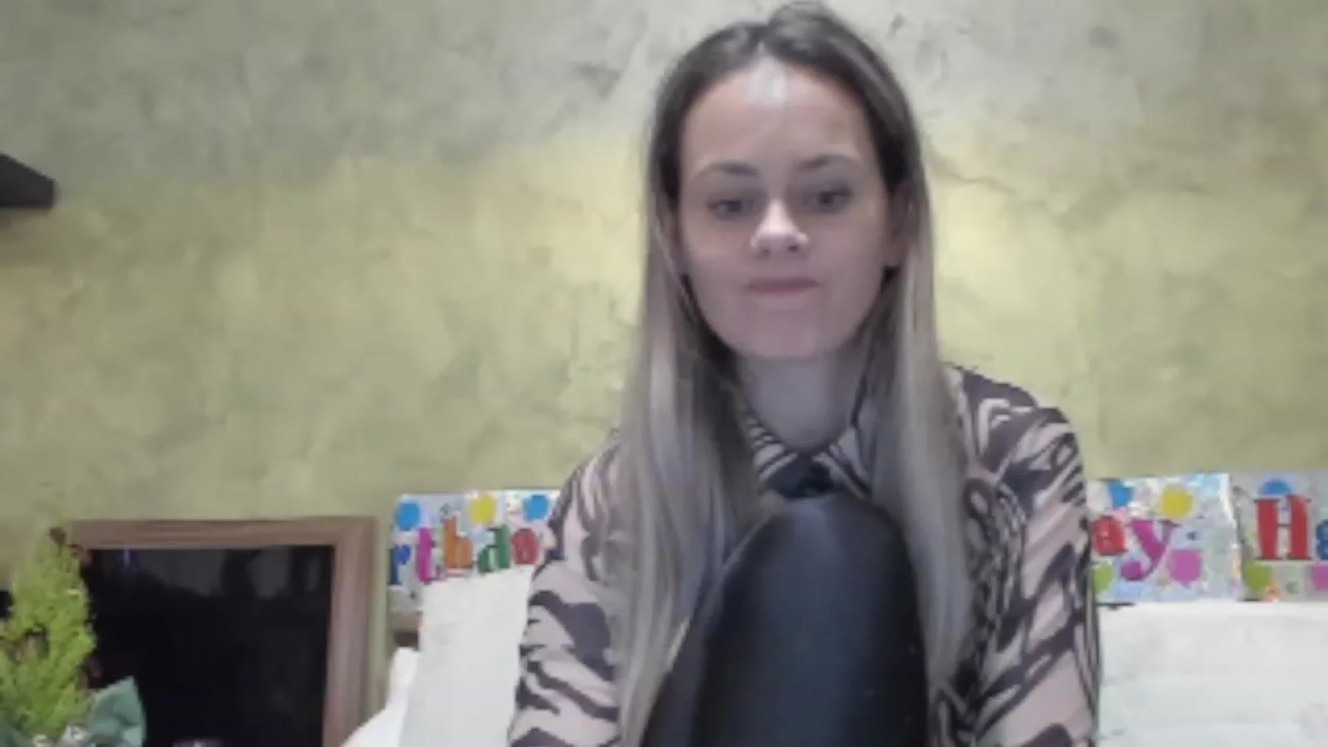 Gallery image thumbnail from DebraPaige's myfreecams stream on, 12/06/2022, 13:23 image 9 of 20