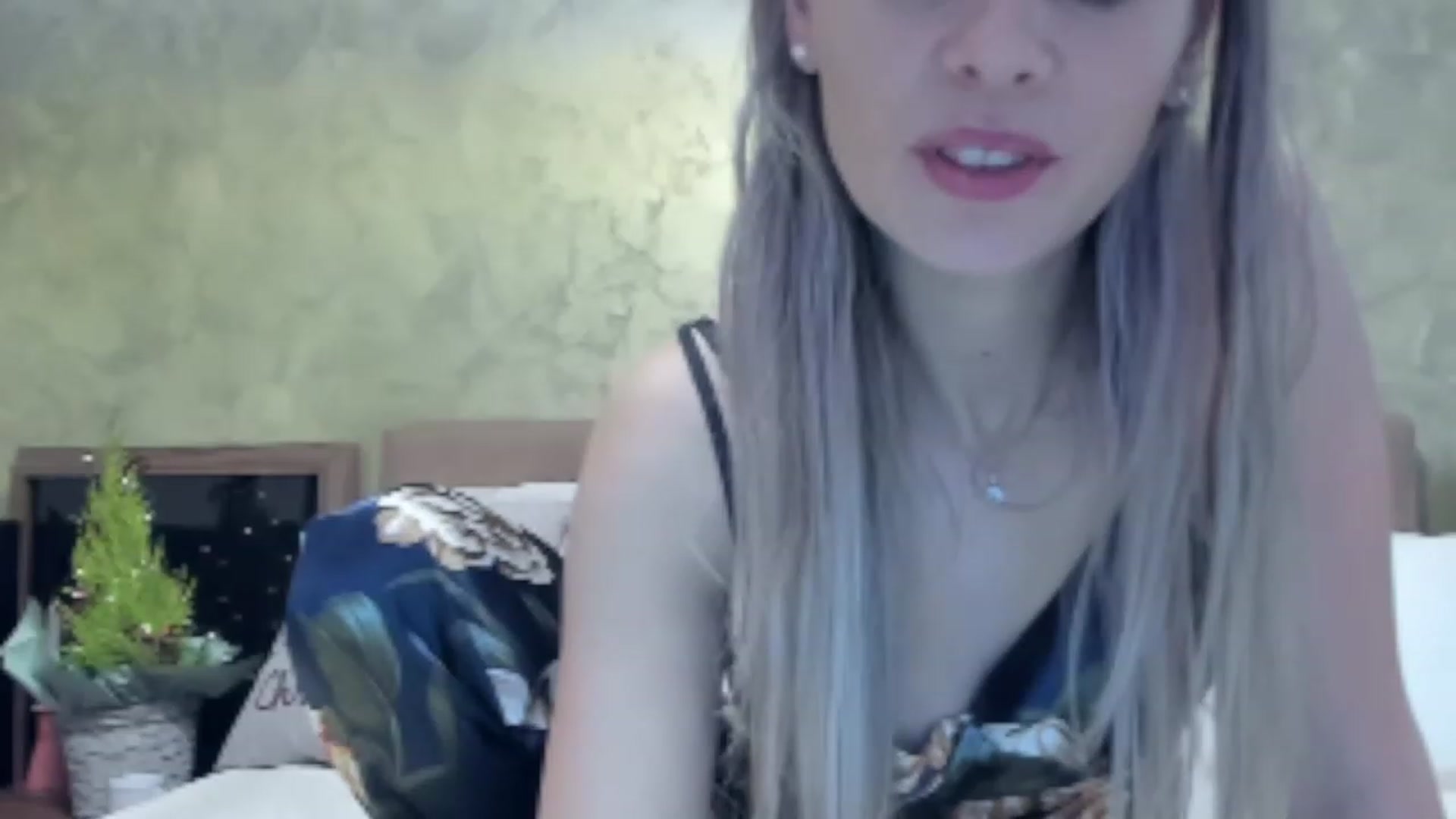 Gallery image thumbnail from DebraPaige's myfreecams stream on, 12/07/2022, 09:37 image 16 of 20
