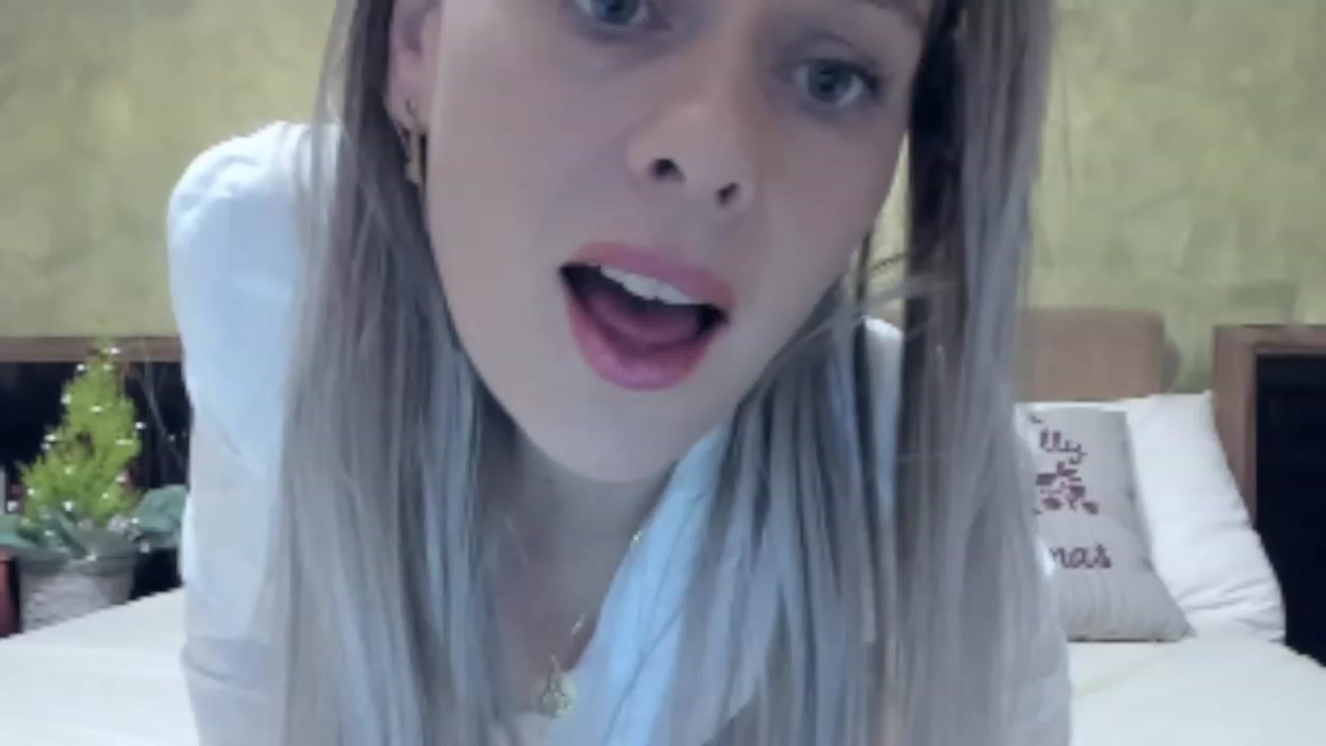 Gallery image thumbnail from DebraPaige's myfreecams stream on, 12/08/2022, 07:15 image 12 of 20