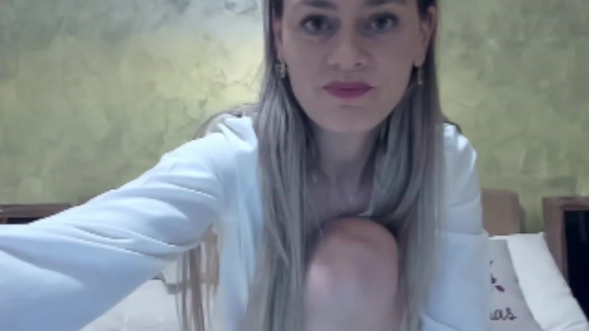 Gallery image thumbnail from DebraPaige's myfreecams stream on, 12/08/2022, 09:36 image 6 of 20