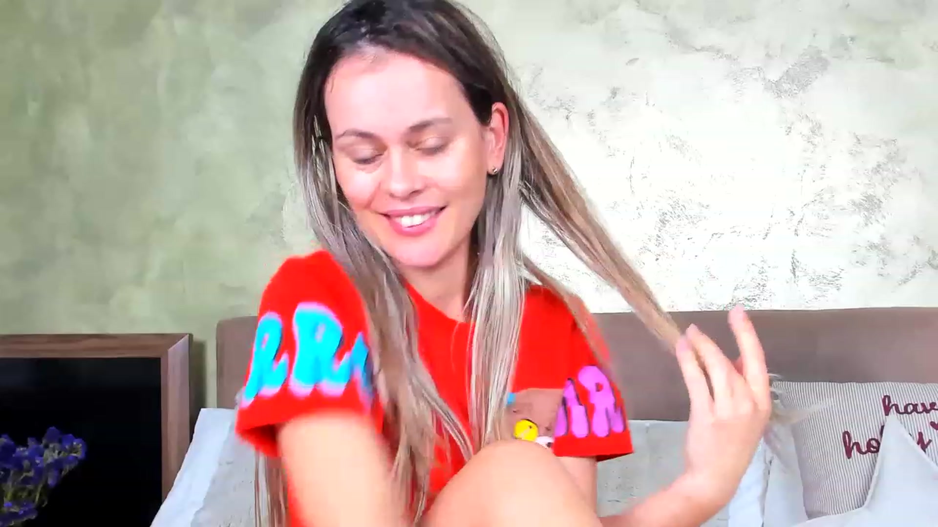 Gallery image thumbnail from DebraPaige's myfreecams stream on, 12/15/2022, 10:43 image 5 of 20