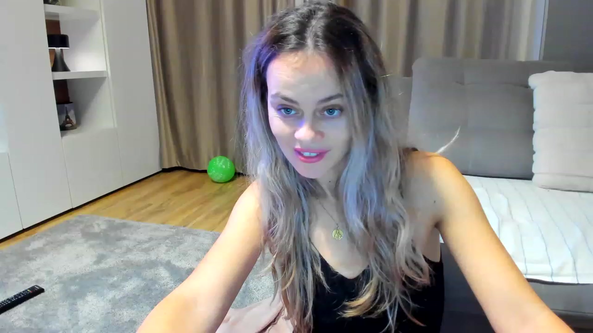 Gallery image thumbnail from DebraPaige's myfreecams stream on, 12/28/2022, 18:30 image 12 of 20