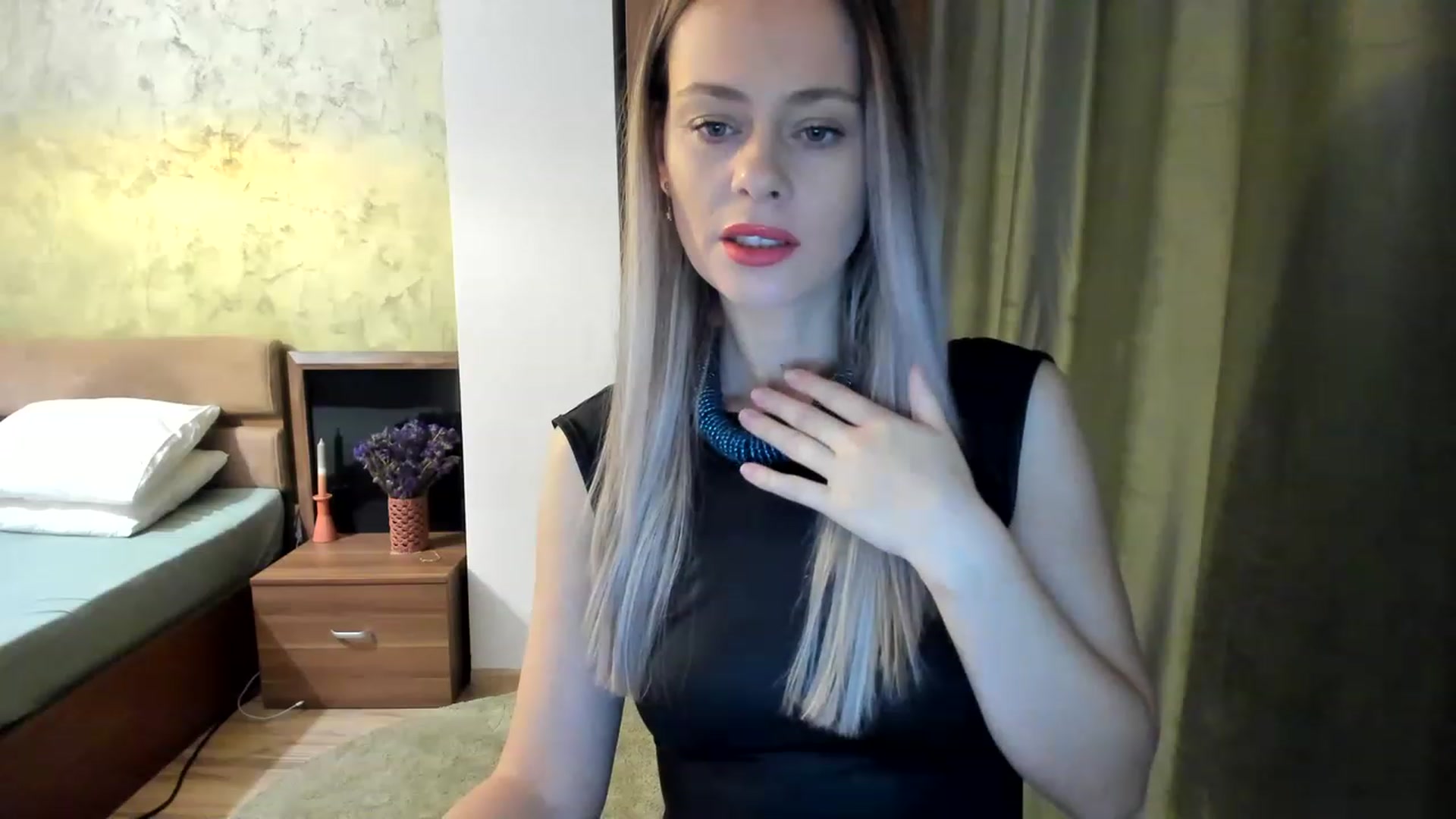 Gallery image thumbnail from DebraPaige's myfreecams stream on, 01/16/2023, 06:43 image 6 of 20