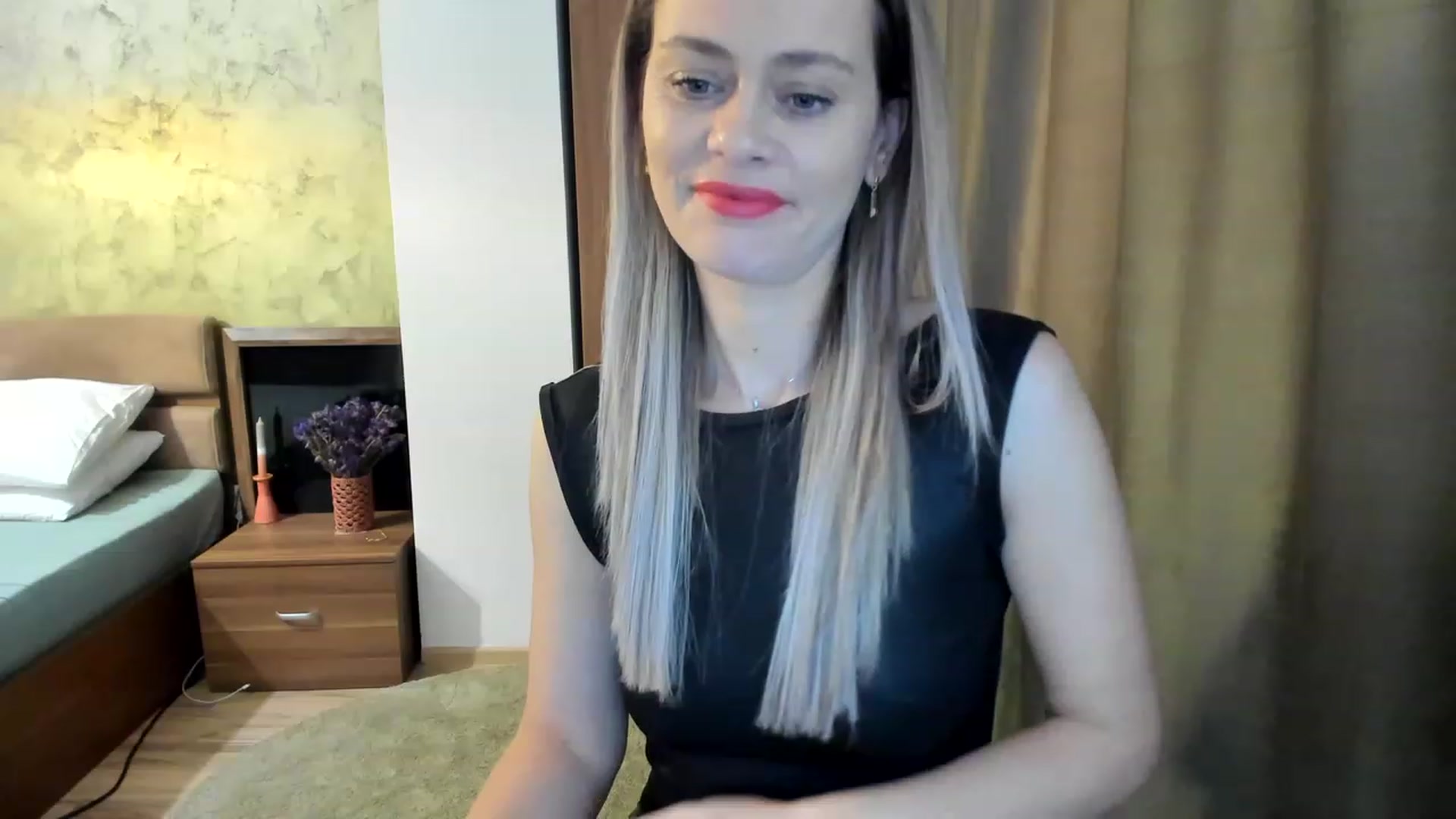 Gallery image thumbnail from DebraPaige's myfreecams stream on, 01/16/2023, 09:20 image 14 of 20