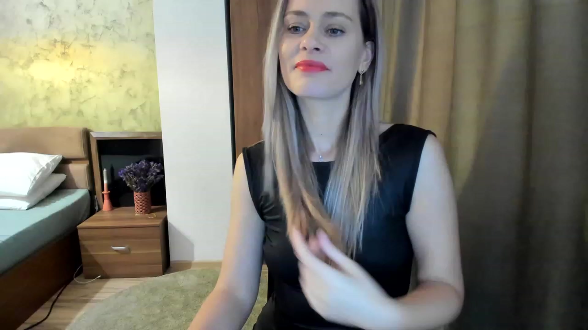 Gallery image thumbnail from DebraPaige's myfreecams stream on, 01/16/2023, 09:20 image 11 of 20