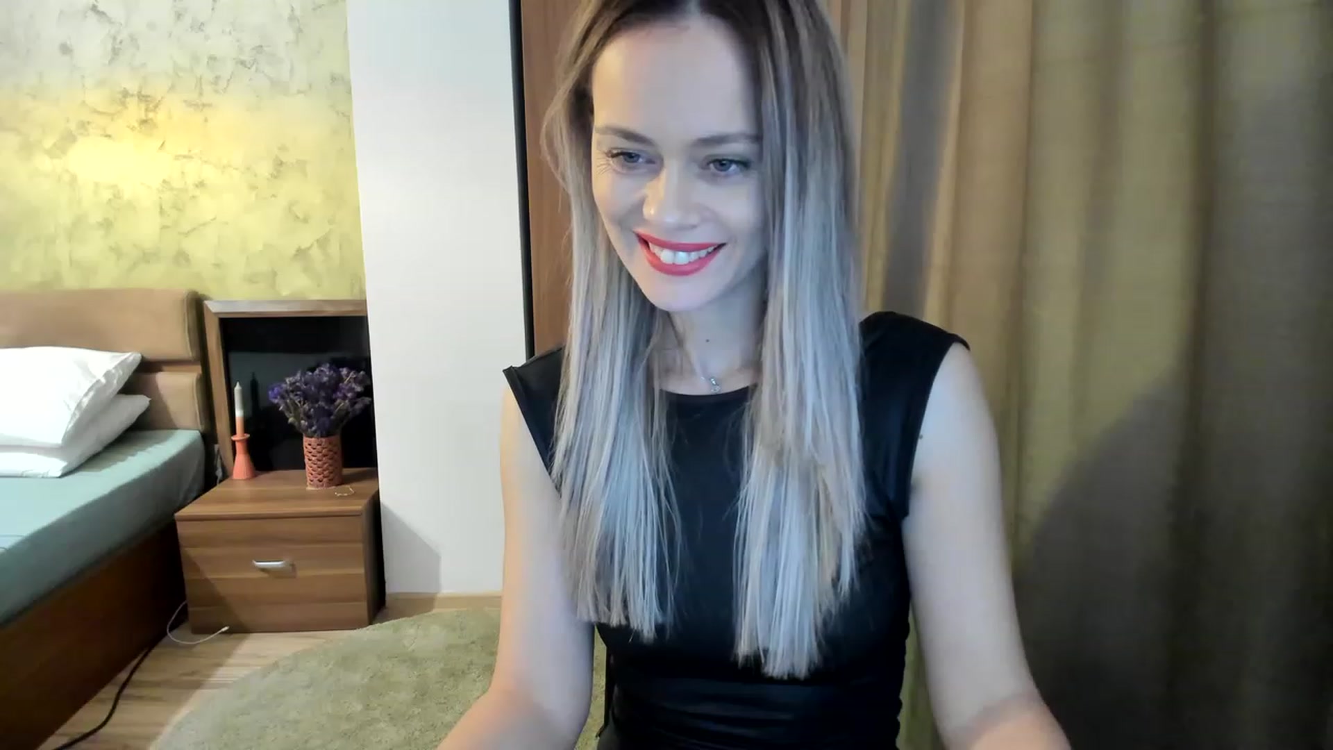 Gallery image thumbnail from DebraPaige's myfreecams stream on, 01/16/2023, 09:20 image 18 of 20