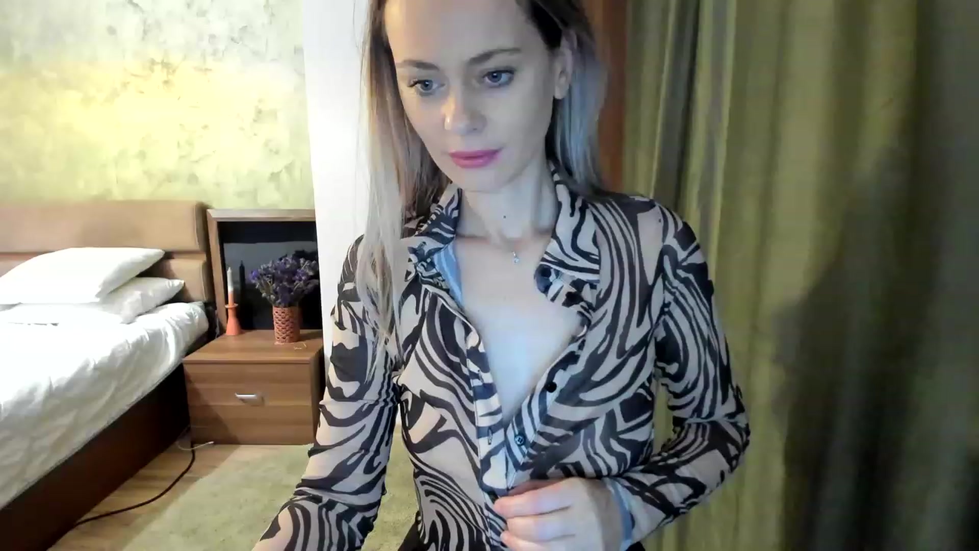 Gallery image thumbnail from DebraPaige's myfreecams stream on, 01/17/2023, 07:11 image 16 of 20