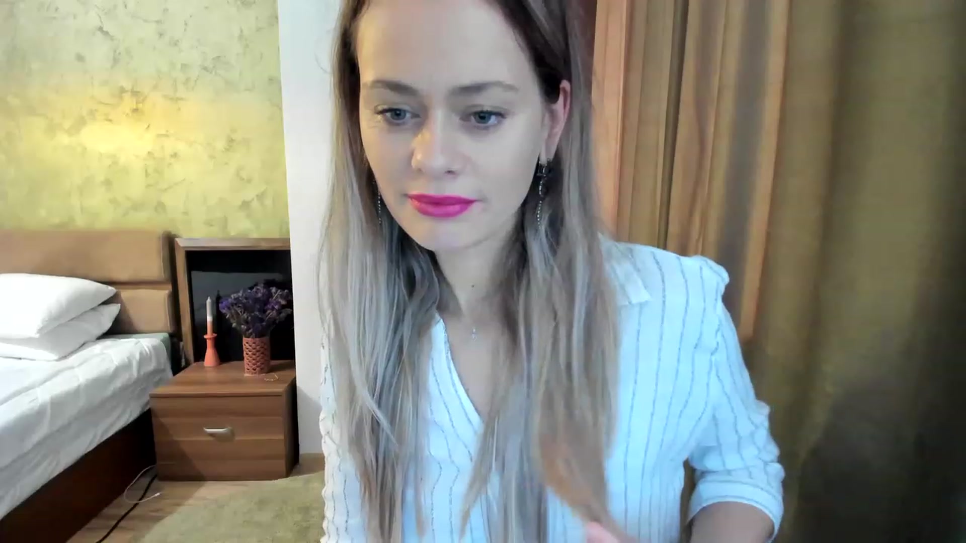 Gallery image thumbnail from DebraPaige's myfreecams stream on, 01/19/2023, 10:44 image 15 of 20
