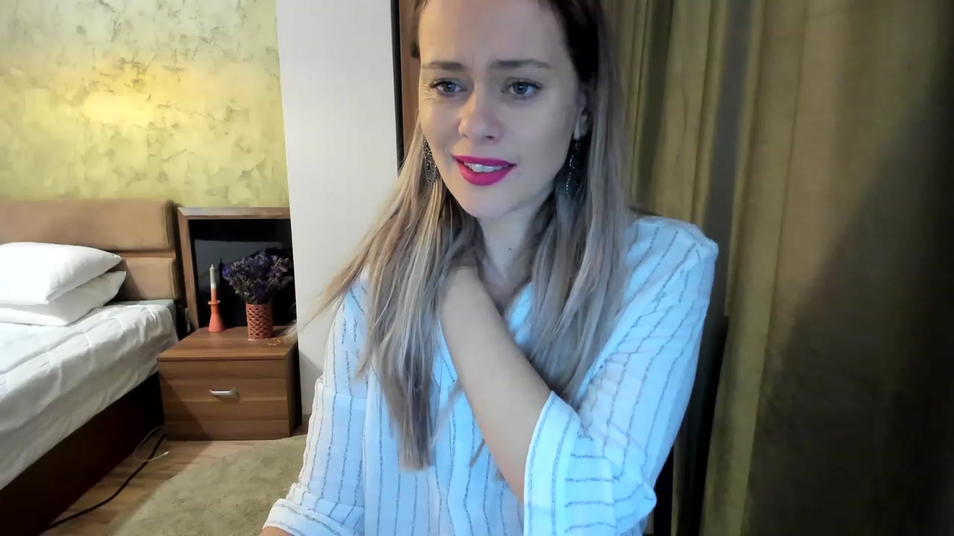 Gallery image thumbnail from DebraPaige's myfreecams stream on, 01/19/2023, 10:44 image 10 of 20