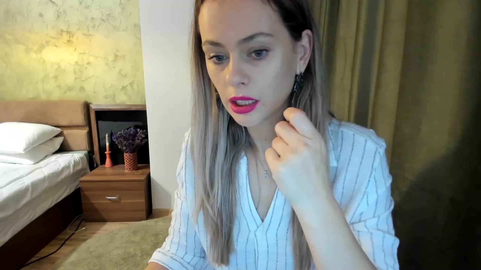 Gallery image thumbnail from DebraPaige's myfreecams stream on, 01/19/2023, 10:44 image 9 of 20