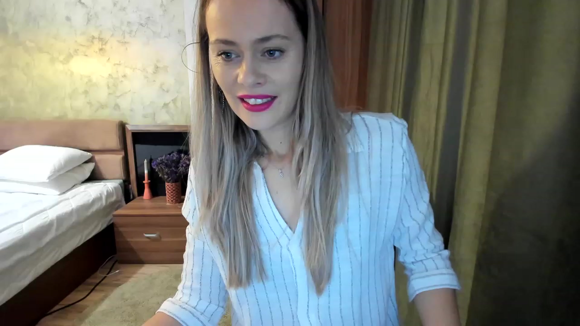 Gallery image thumbnail from DebraPaige's myfreecams stream on, 01/19/2023, 10:44 image 8 of 20