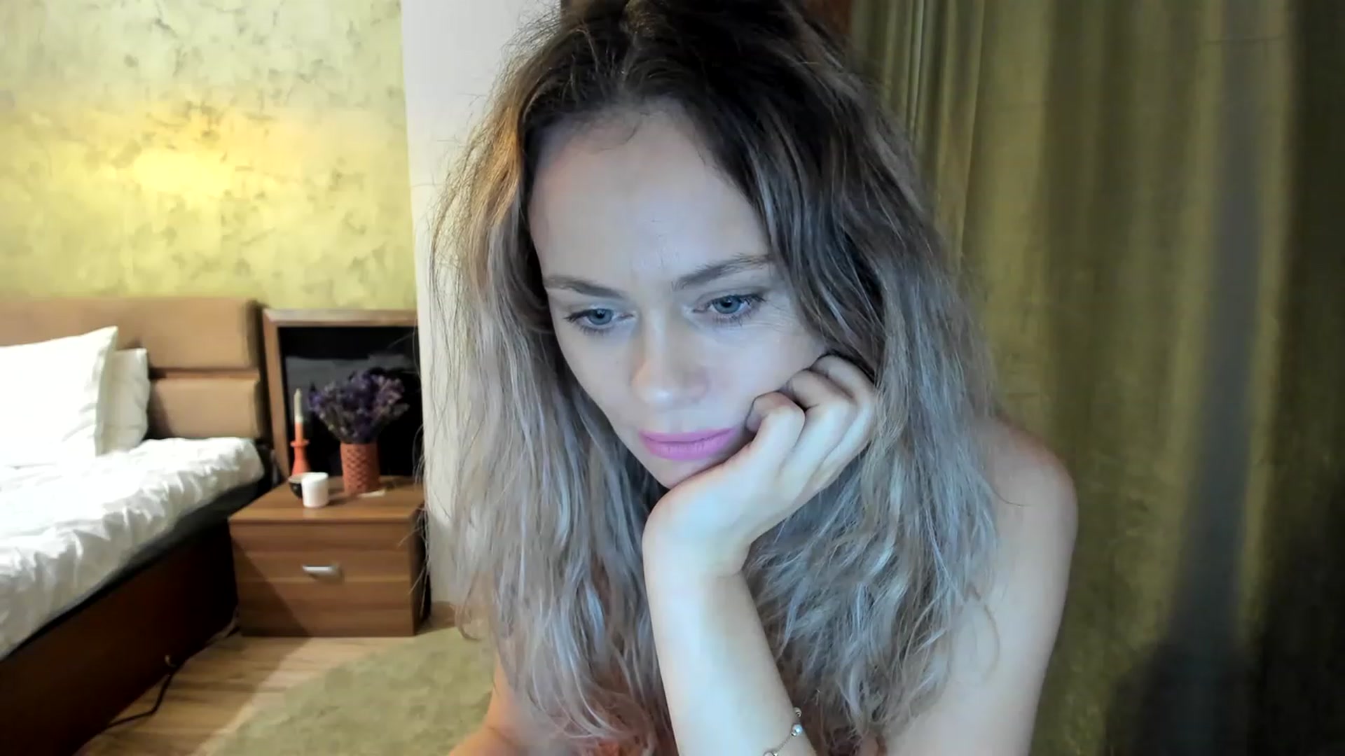 Gallery image thumbnail from DebraPaige's myfreecams stream on, 01/25/2023, 13:53 image 13 of 20