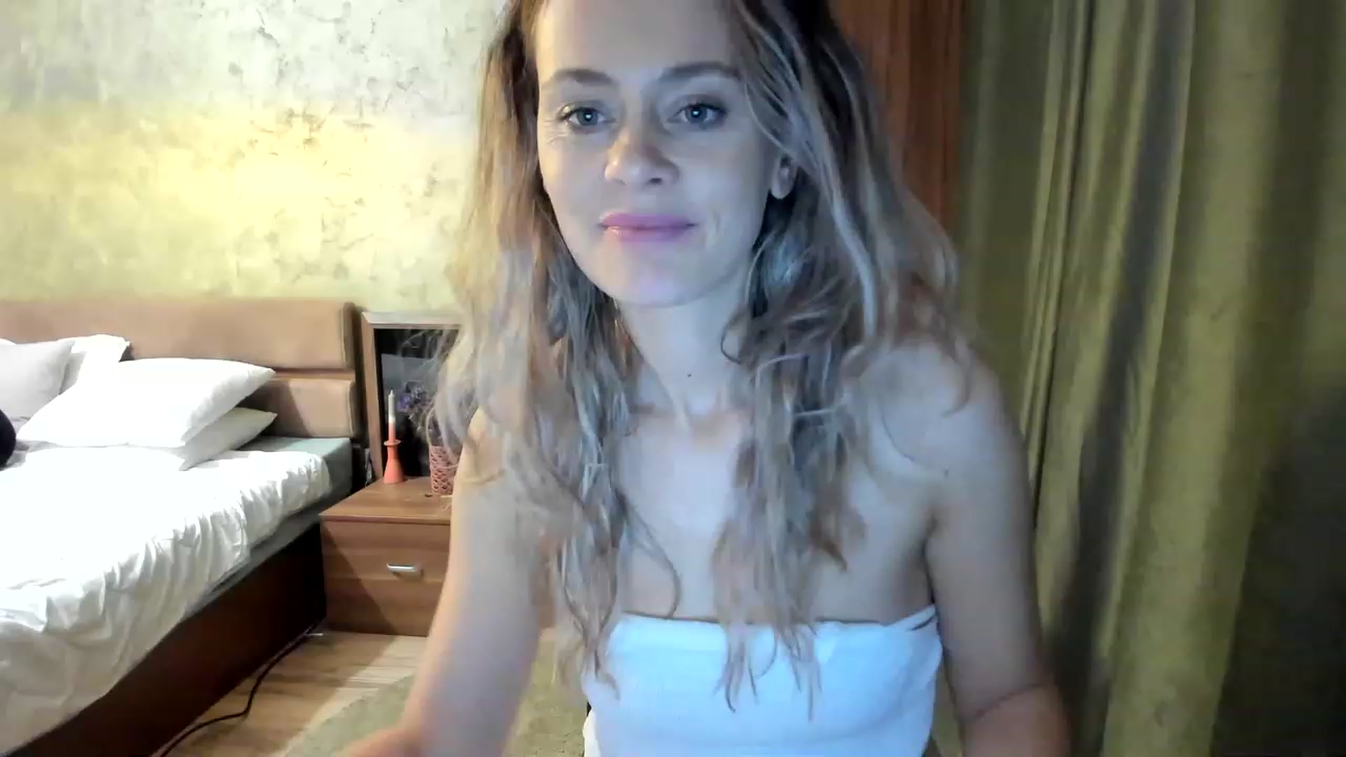 Gallery image thumbnail from DebraPaige's myfreecams stream on, 01/26/2023, 14:19 image 13 of 20