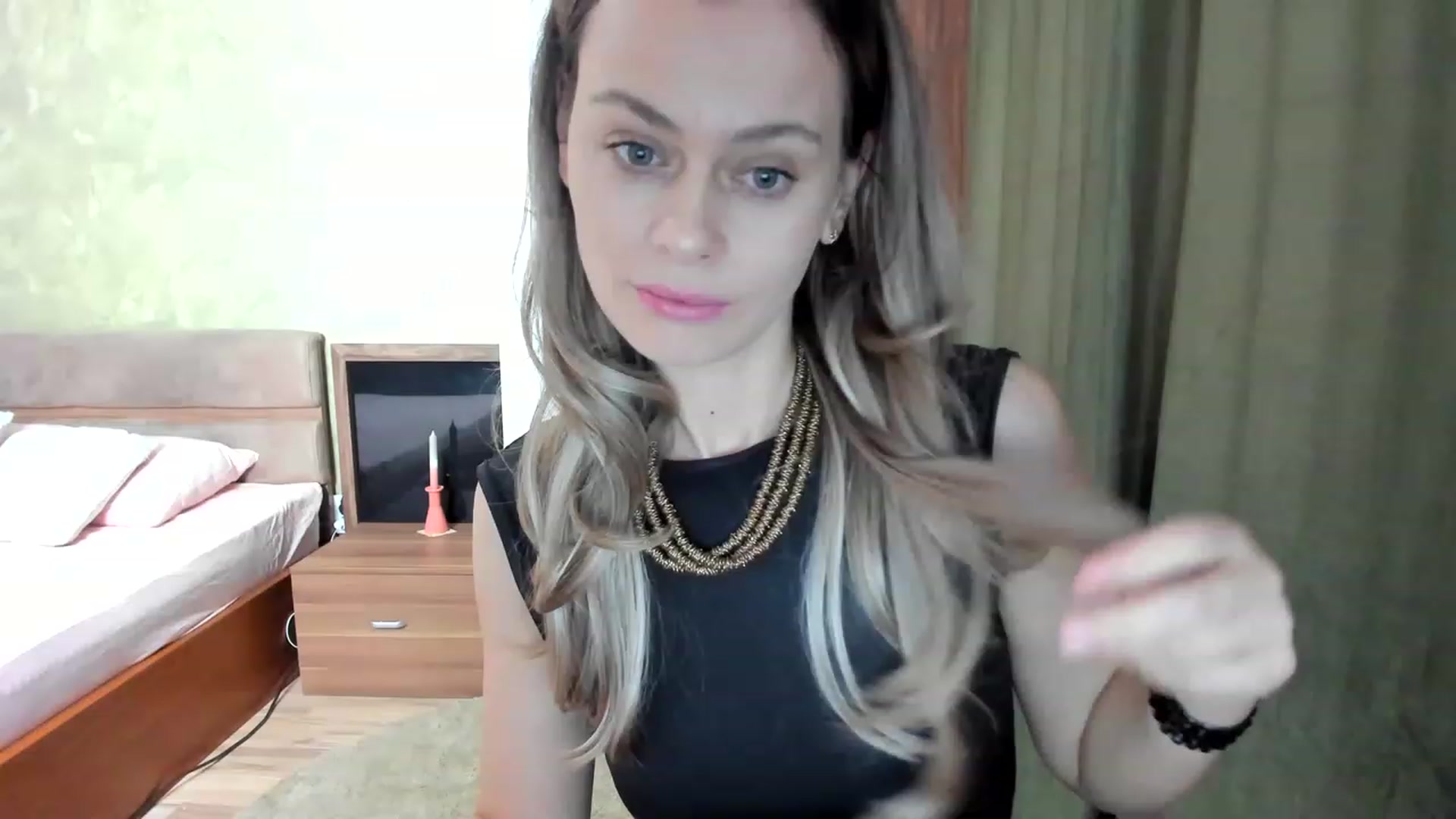 Gallery image thumbnail from DebraPaige's myfreecams stream on, 01/30/2023, 08:30 image 16 of 20