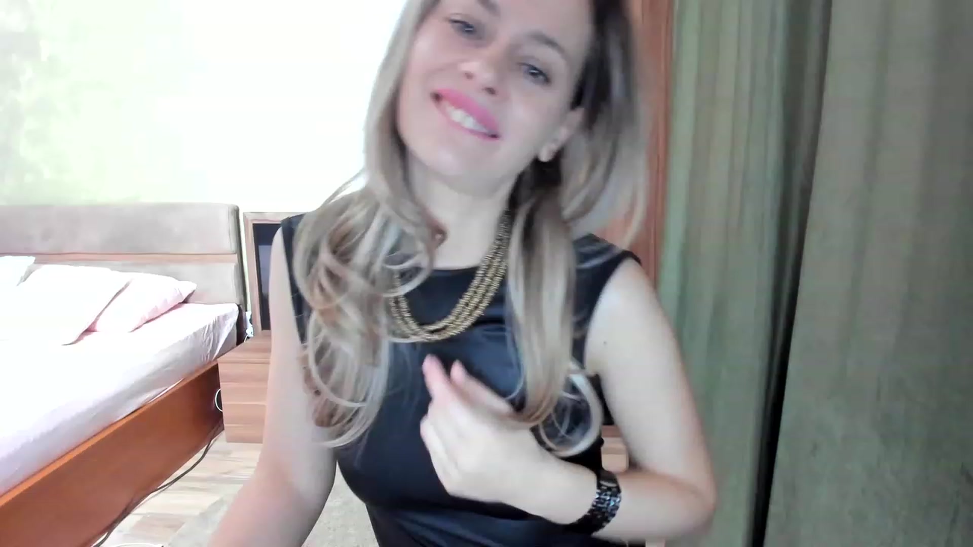 Gallery image thumbnail from DebraPaige's myfreecams stream on, 01/30/2023, 08:30 image 3 of 20