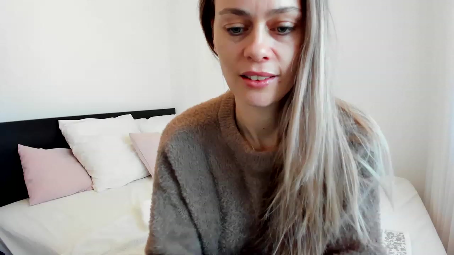 Gallery image thumbnail from DebraPaige's myfreecams stream on, 02/09/2023, 07:01 image 4 of 20