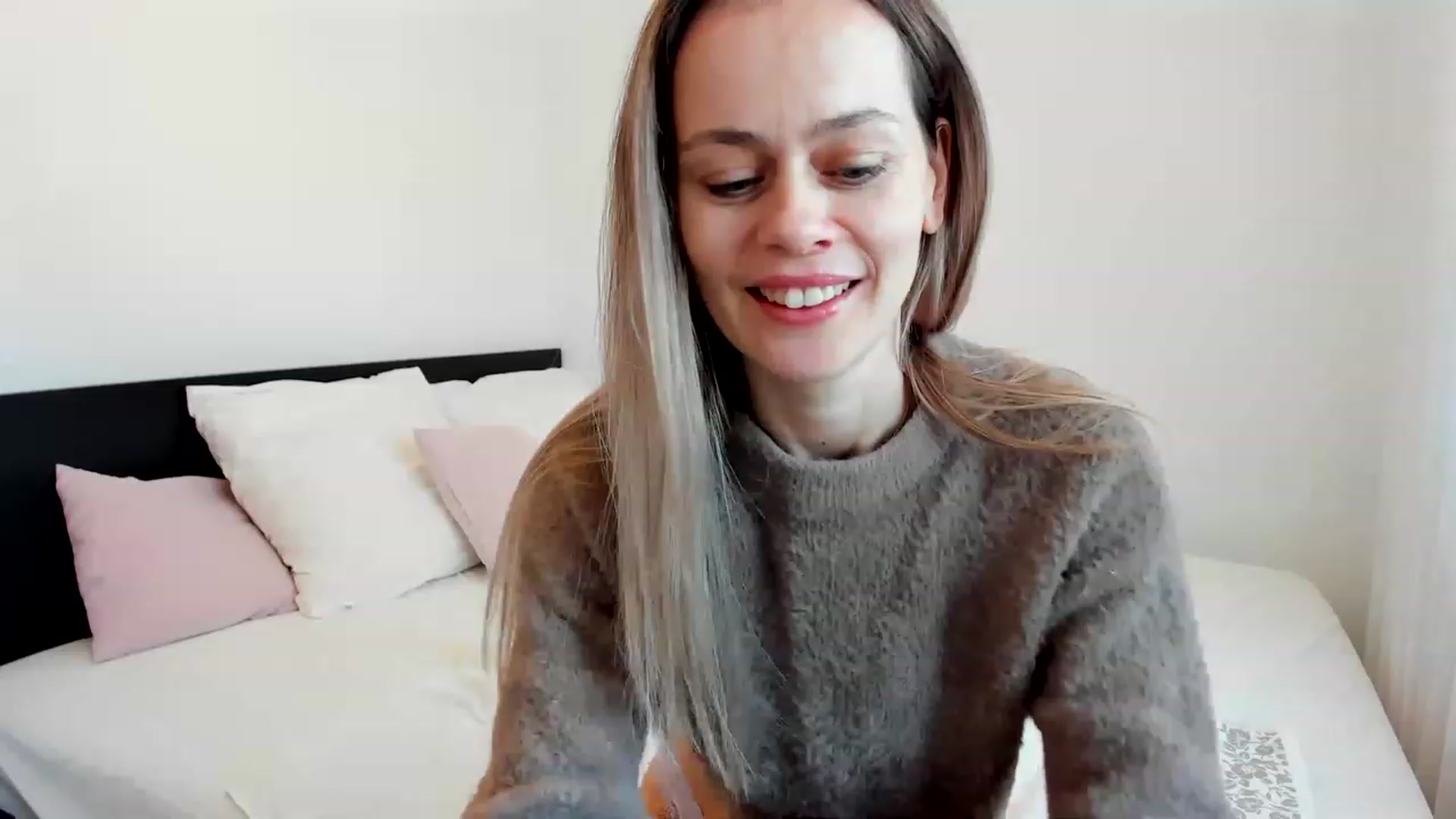Gallery image thumbnail from DebraPaige's myfreecams stream on, 02/09/2023, 07:01 image 1 of 20