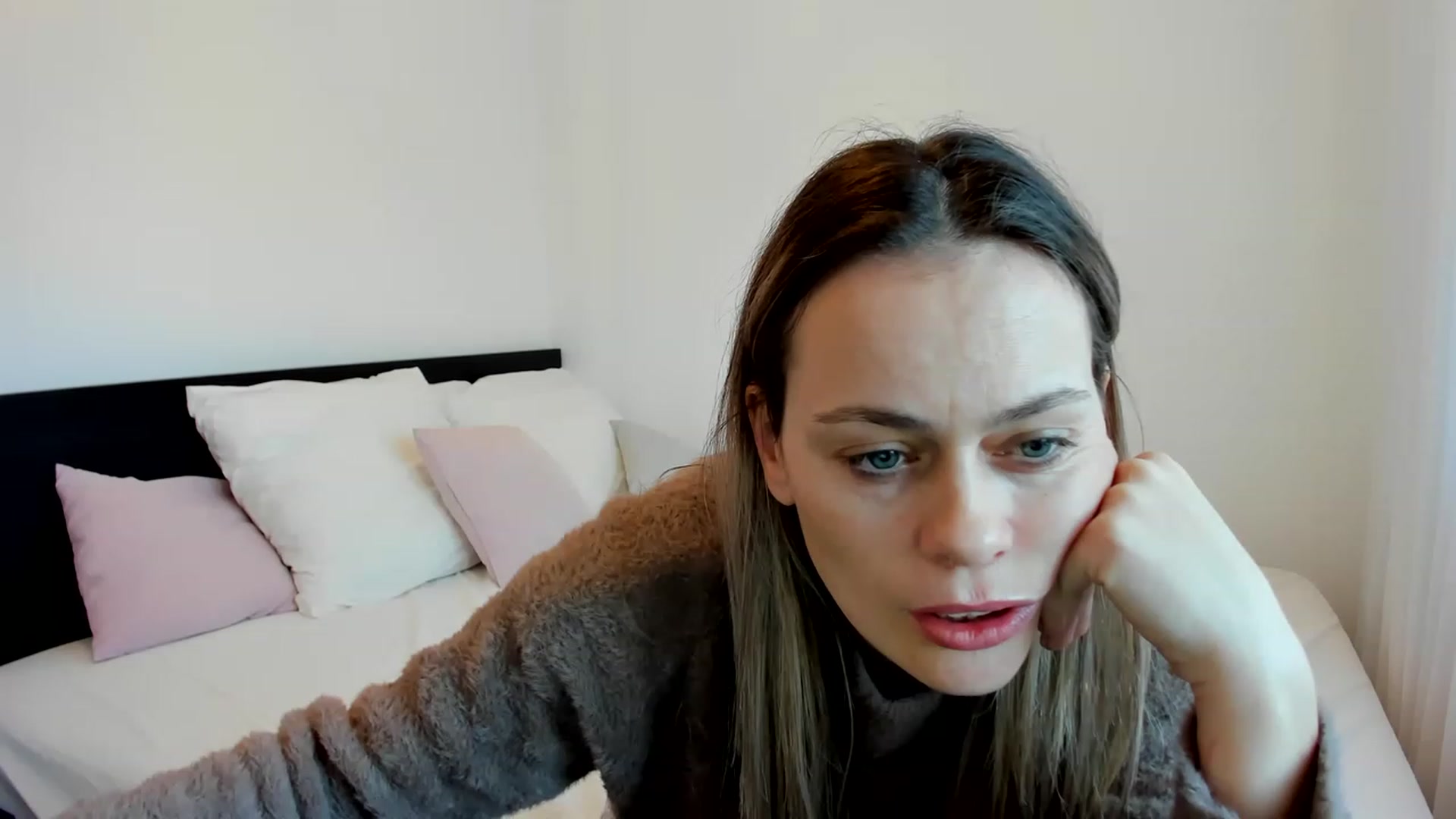 Gallery image thumbnail from DebraPaige's myfreecams stream on, 02/09/2023, 07:01 image 11 of 20