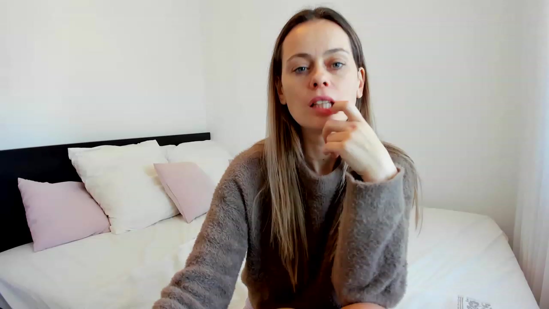 Gallery image thumbnail from DebraPaige's myfreecams stream on, 02/09/2023, 08:50 image 12 of 20