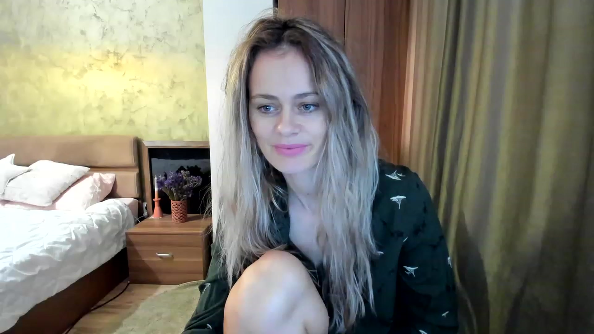 Gallery image thumbnail from DebraPaige's myfreecams stream on, 02/22/2023, 11:28 image 12 of 20