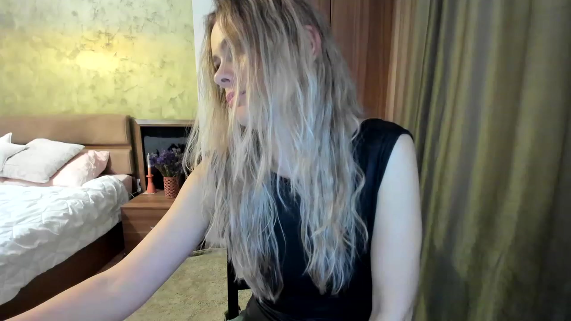 Gallery image thumbnail from DebraPaige's myfreecams stream on, 02/22/2023, 11:28 image 15 of 20
