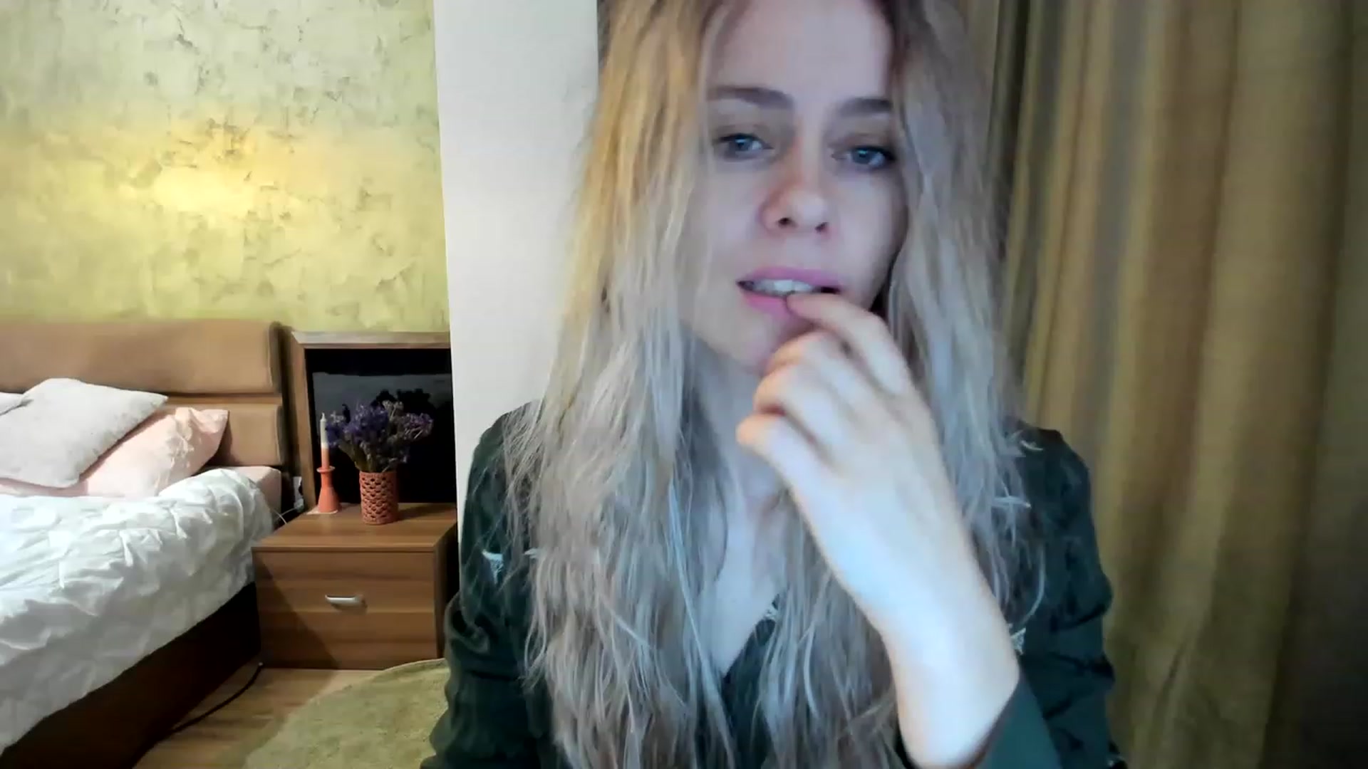 Gallery image thumbnail from DebraPaige's myfreecams stream on, 02/22/2023, 11:28 image 1 of 20