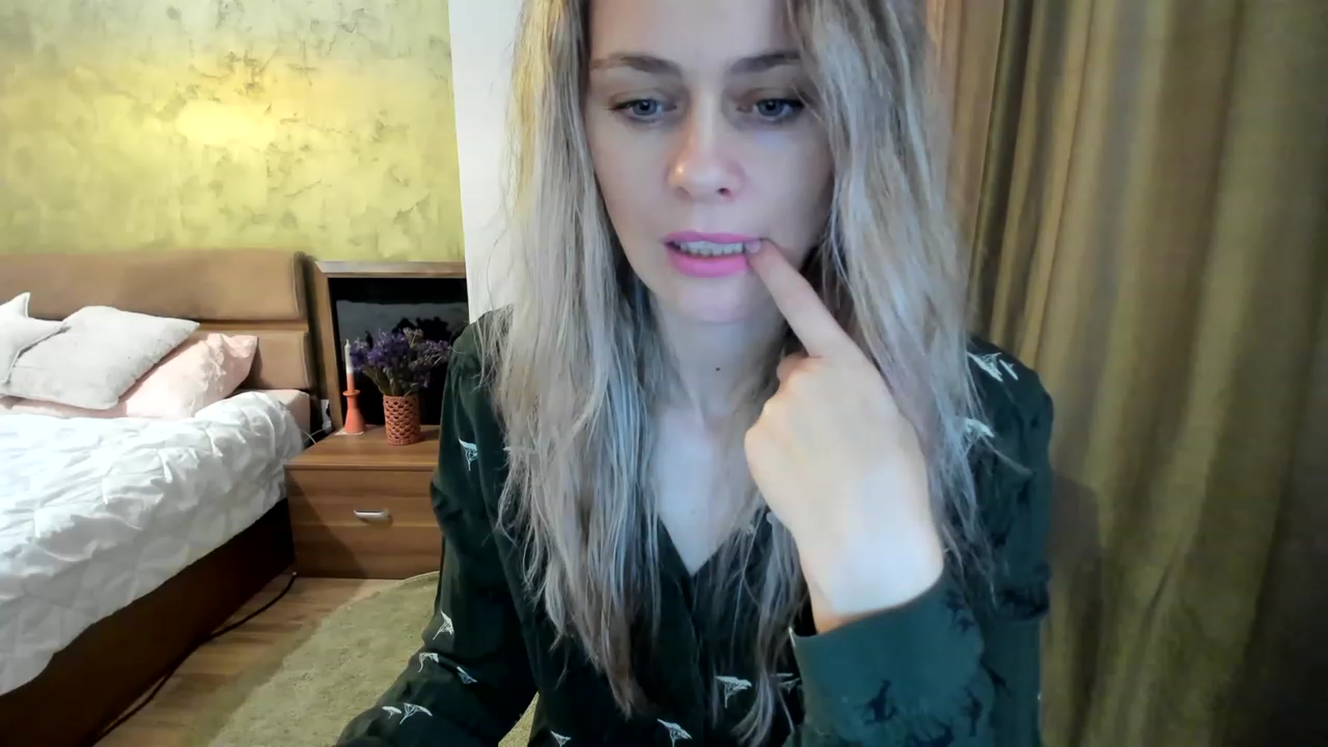 Gallery image thumbnail from DebraPaige's myfreecams stream on, 02/22/2023, 11:28 image 9 of 20