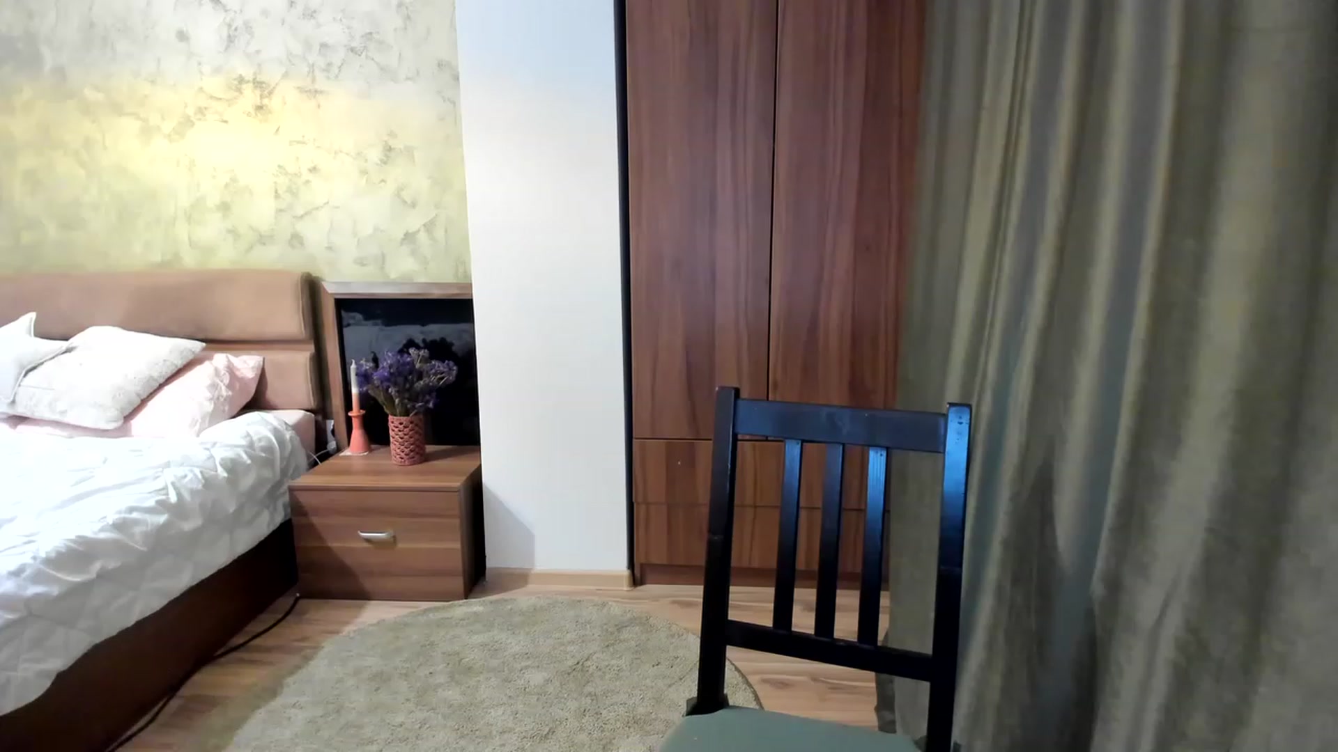 Gallery image thumbnail from DebraPaige's myfreecams stream on, 02/22/2023, 13:39 image 8 of 20