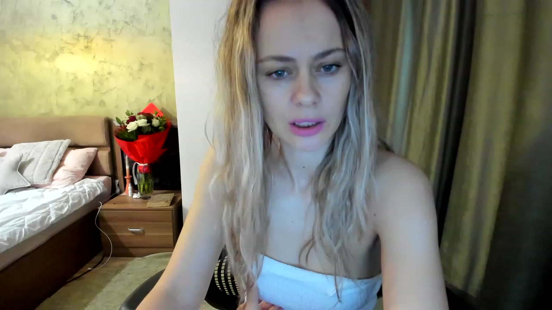 Gallery image thumbnail from DebraPaige's myfreecams stream on, 02/24/2023, 07:54 image 7 of 20