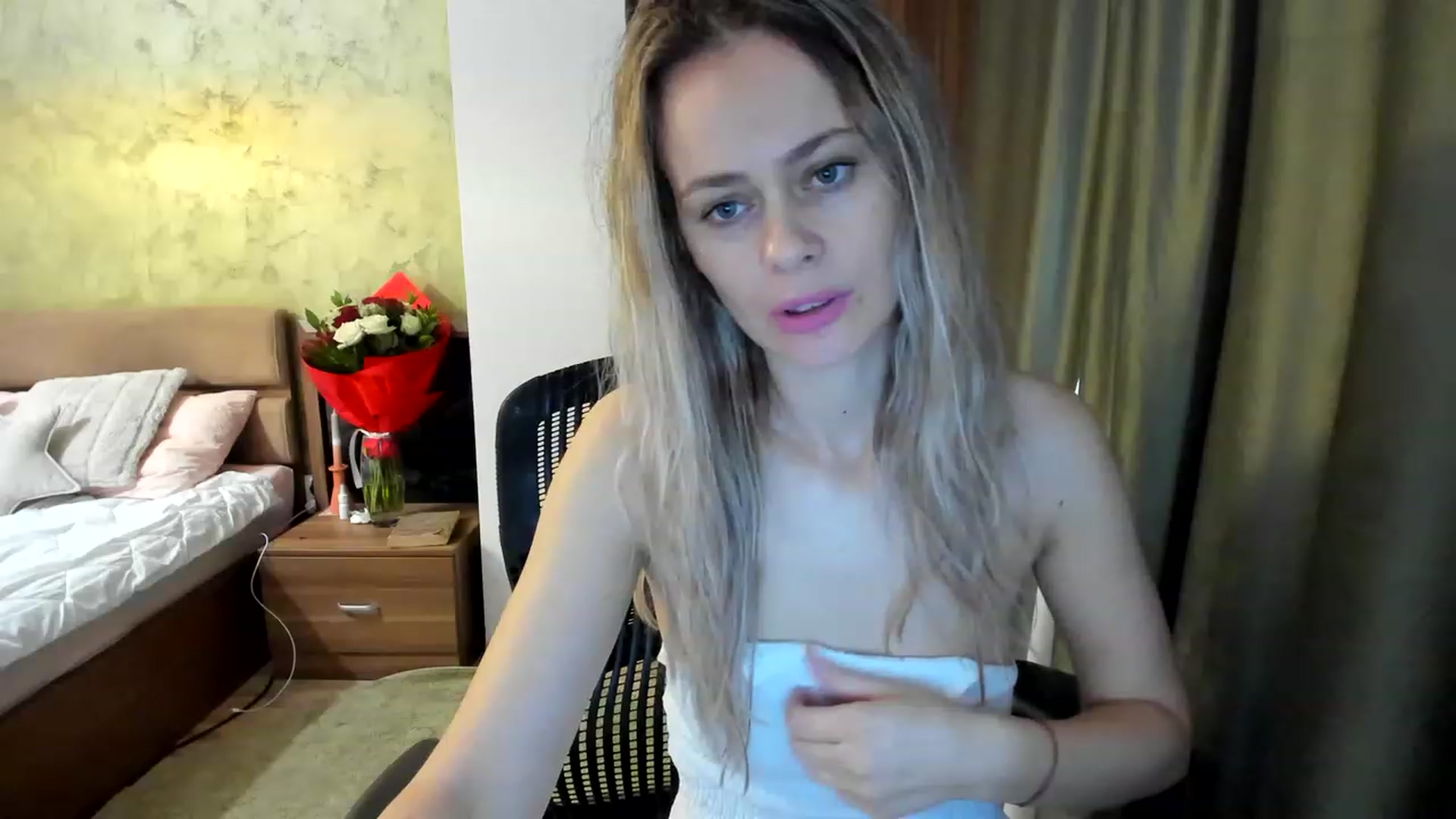 Gallery image thumbnail from DebraPaige's myfreecams stream on, 02/24/2023, 07:54 image 8 of 20