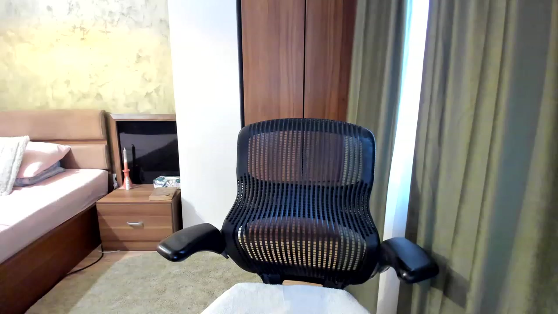 Gallery image thumbnail from DebraPaige's myfreecams stream on, 02/28/2023, 07:32 image 8 of 20
