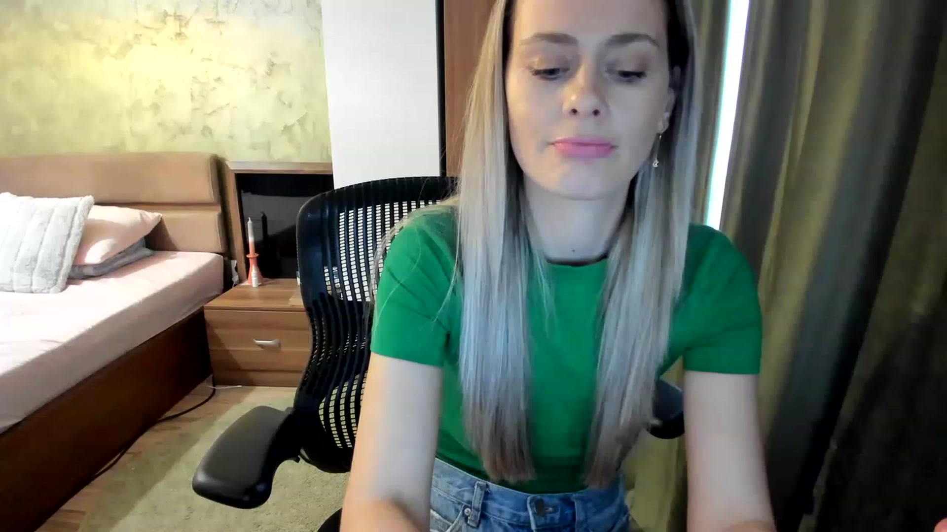 Gallery image thumbnail from DebraPaige's myfreecams stream on, 02/28/2023, 12:10 image 13 of 20